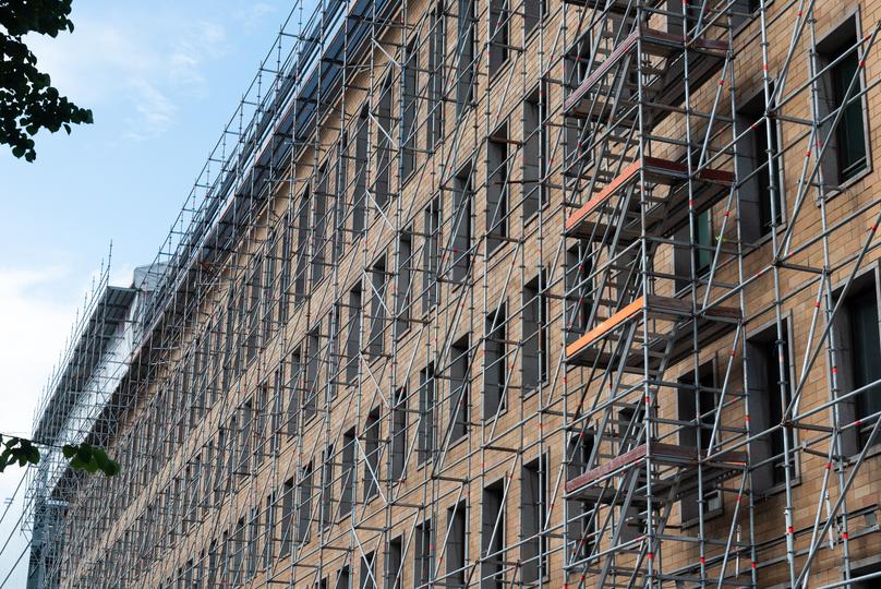 Commercial scaffolding solutions